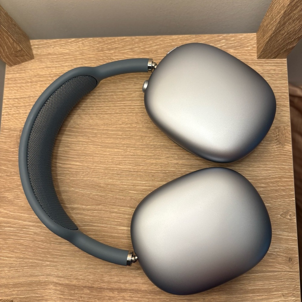 Apple AirPods Max - Blue - Picture 10 of 11